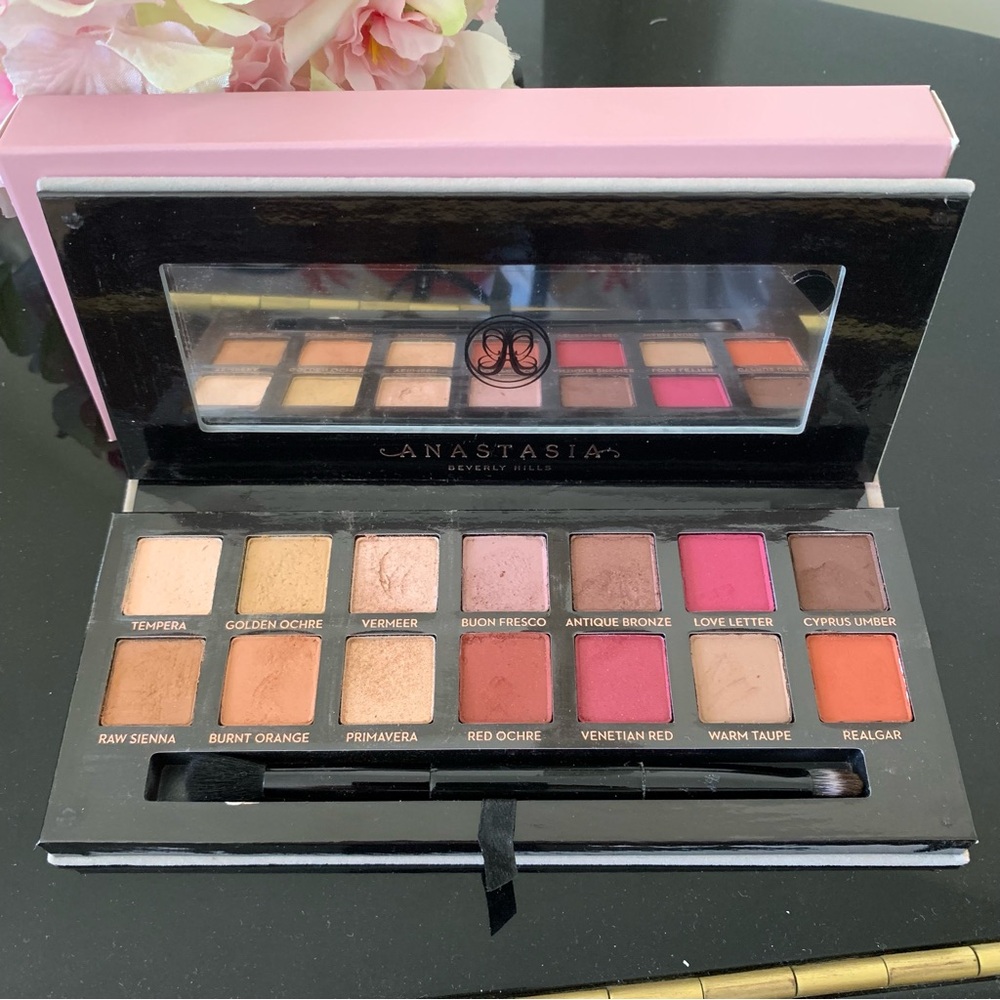 ABH Modern Renaissance Eyeshadow Palette w Box Pre-Owned Very Good